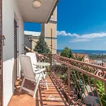 Three-bedroom In Holiday home
