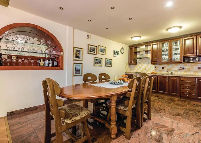 Three-bedroom In Nyaraló