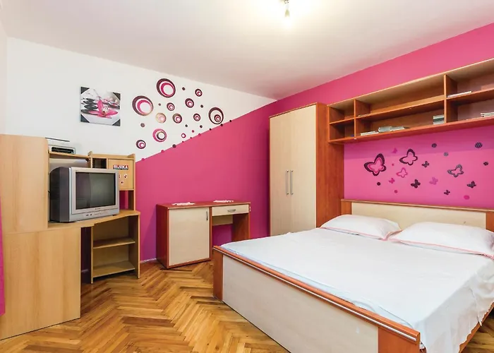 Three-bedroom In Nyaraló *