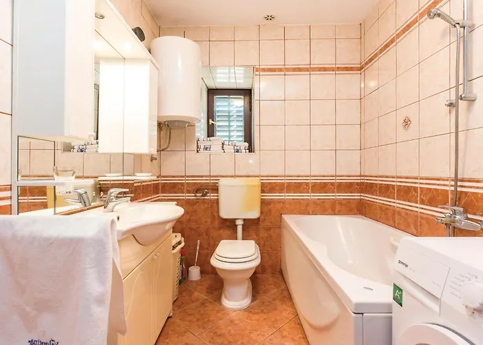 Σπίτι διακοπών Three-bedroom In Praputnjak